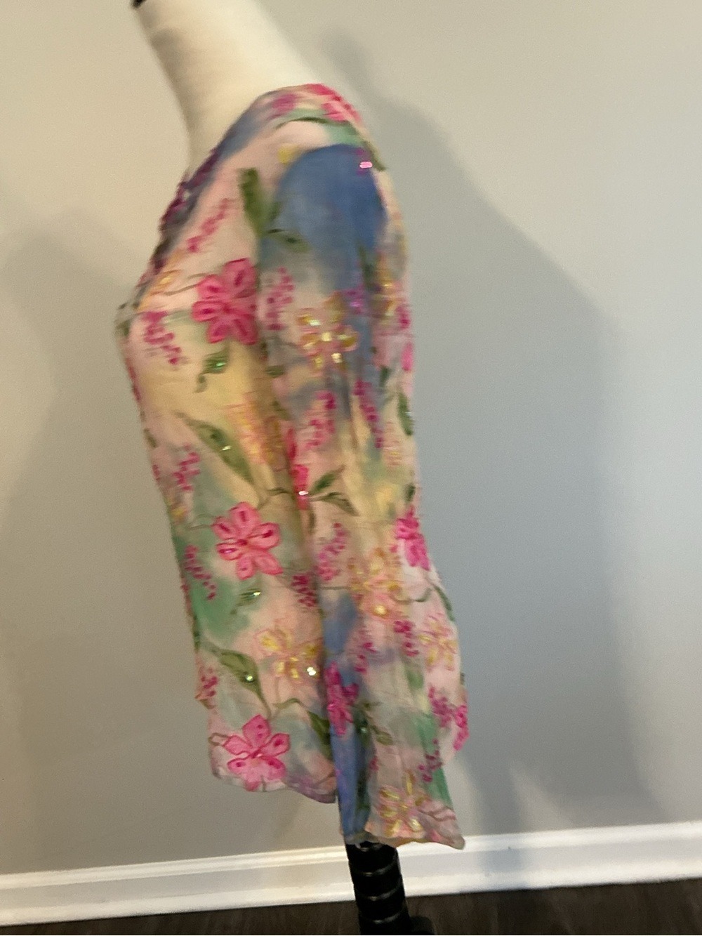 Floral Mesh V-Neck Long Sleeve Top - Pink Green - Picture 3 of 9